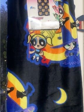 Source Unknown Black Yellow Blue Powerpuff Girls Fleece Throw Blanket